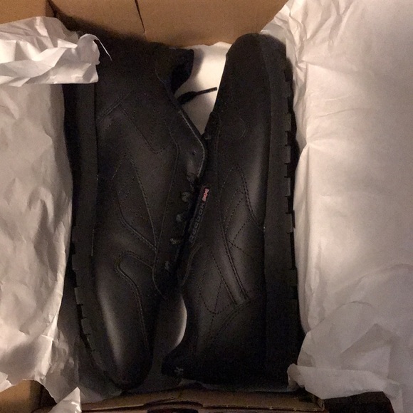 Shoes 11- 11.5 WOMENS - Picture 3 of 5